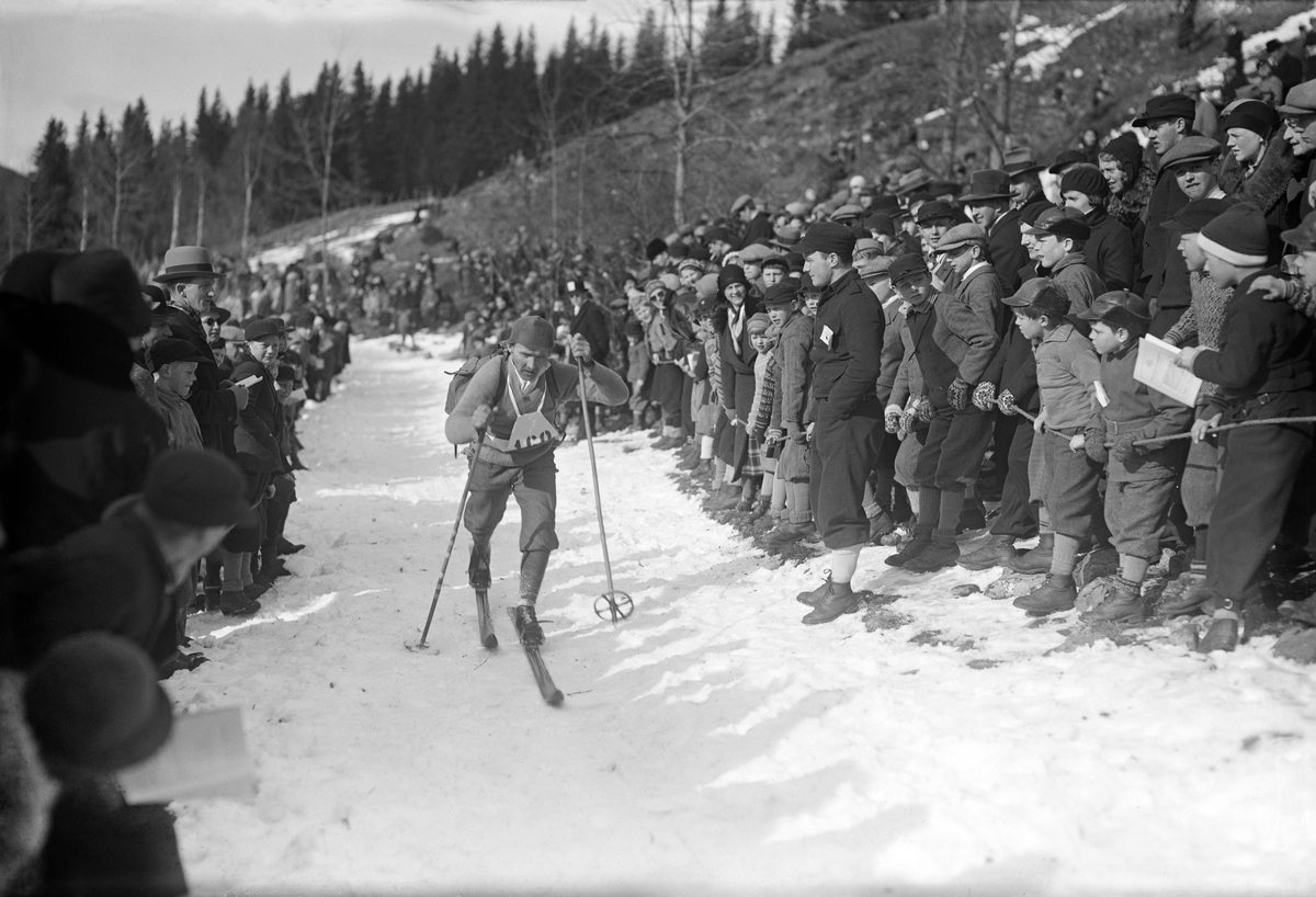 Birkebeinerrennet 1932. Start nr. 160 Martin Vangli.