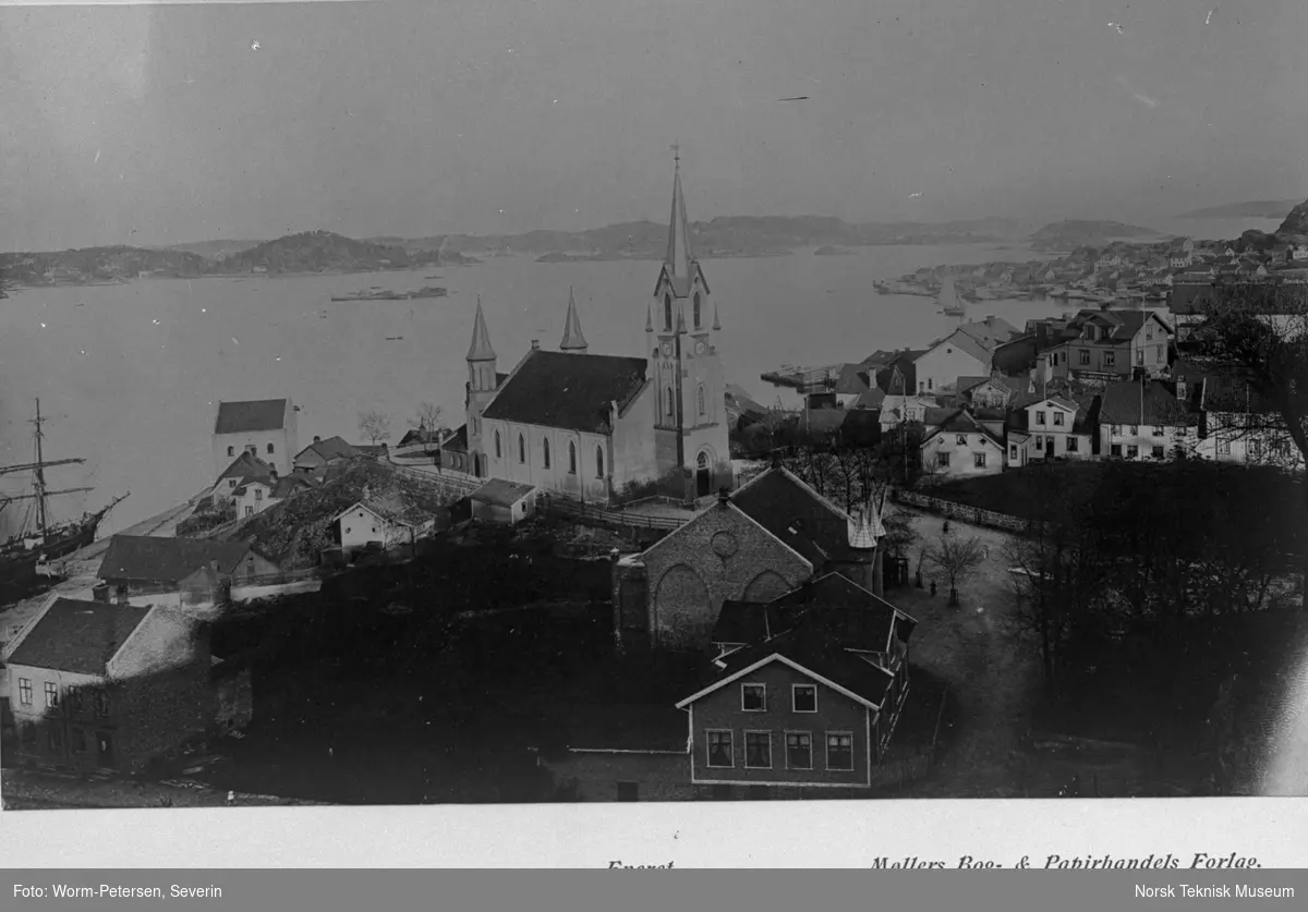 Kragerø, med fjorden og kirken