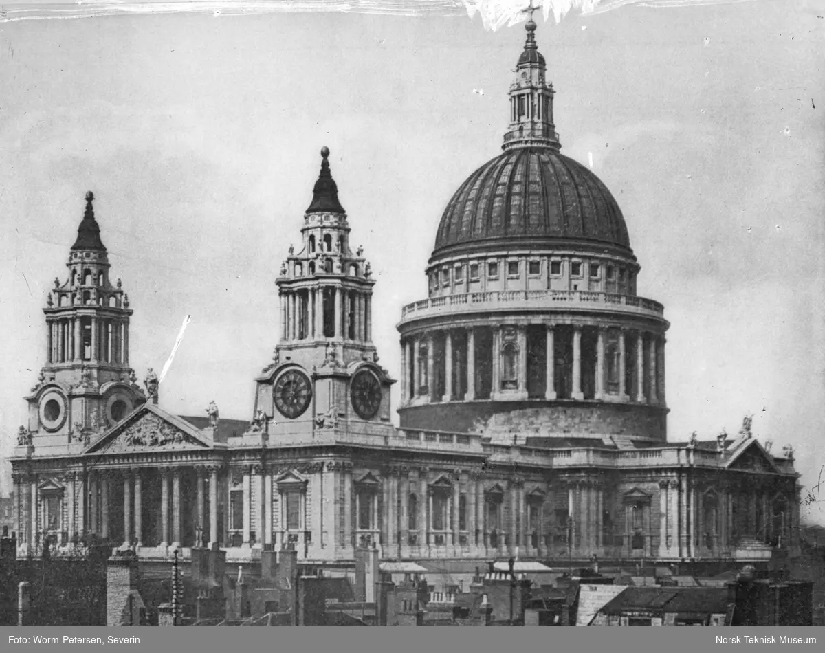 St. Pauls Cathedral og Trafalgar Square, London