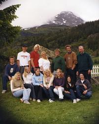 Avgangsklassen ved Hemsedal barne- og ungdomsskule i 2001.
F