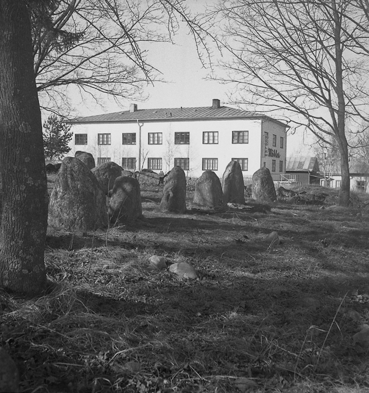 Affärslokal för Jakobssons möbler. Stenar.

27 mars 1949.