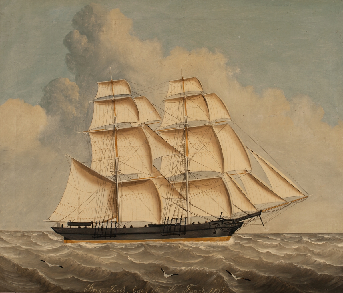 Fartyget ligger för styrbords halsar visande lovarts sida och förande alla segel. Skrovet i mörkgrått med "Jacob" i gult, förut.