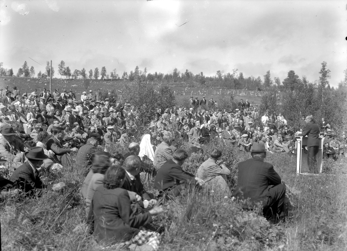 Det store bondestevnet på Nerskogen i 1952.