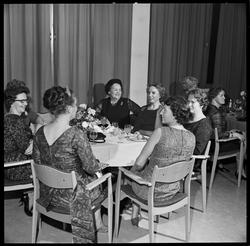 Jubilantfest for damer. Fra kaffebordene.