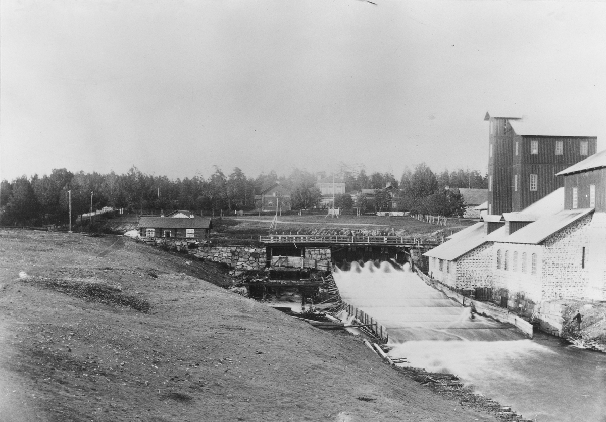 Järnbruk i Nordmaling, Västerbotten vid Leduån. Järnverksamheten upphörde 1894.