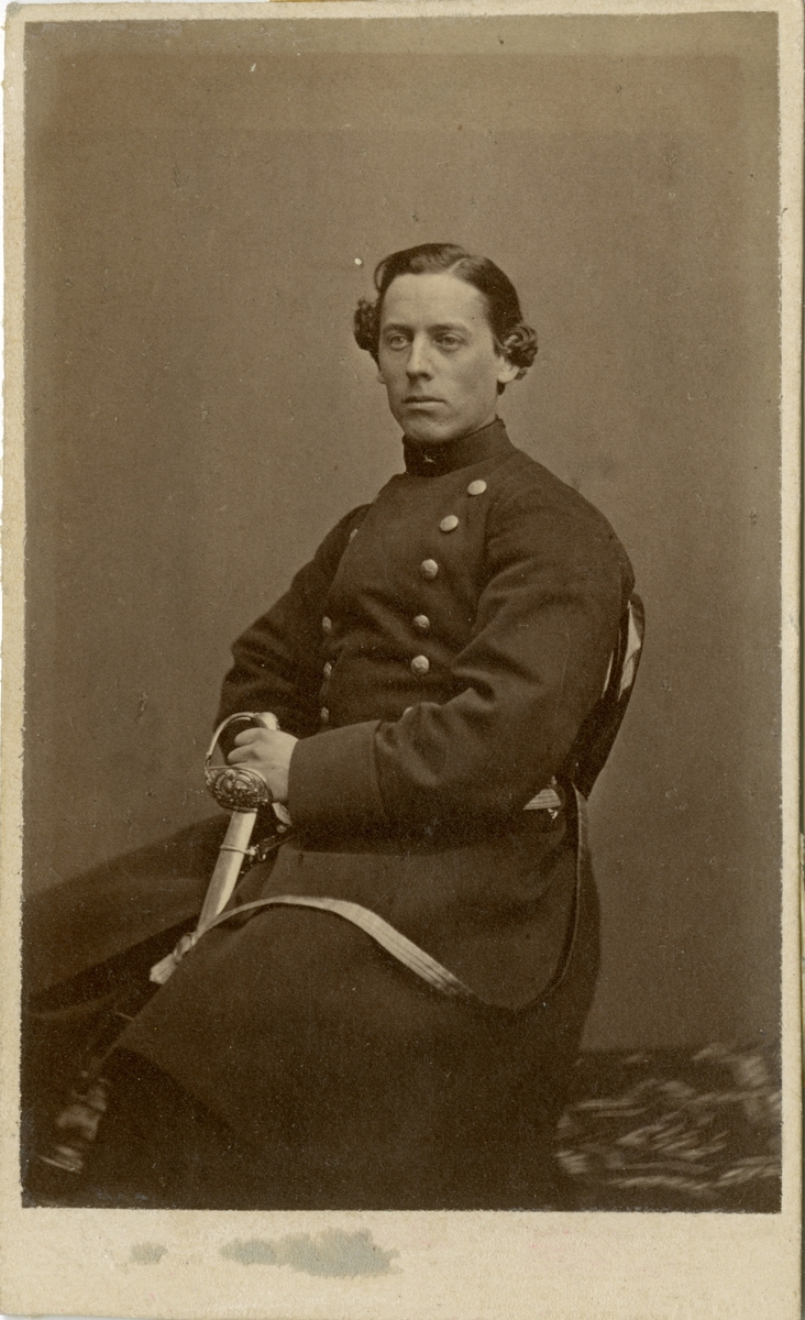Porträtt av Maria Martin Bror Seth Daniel Fougberg, officer vid Hälsinge regemente I 14.