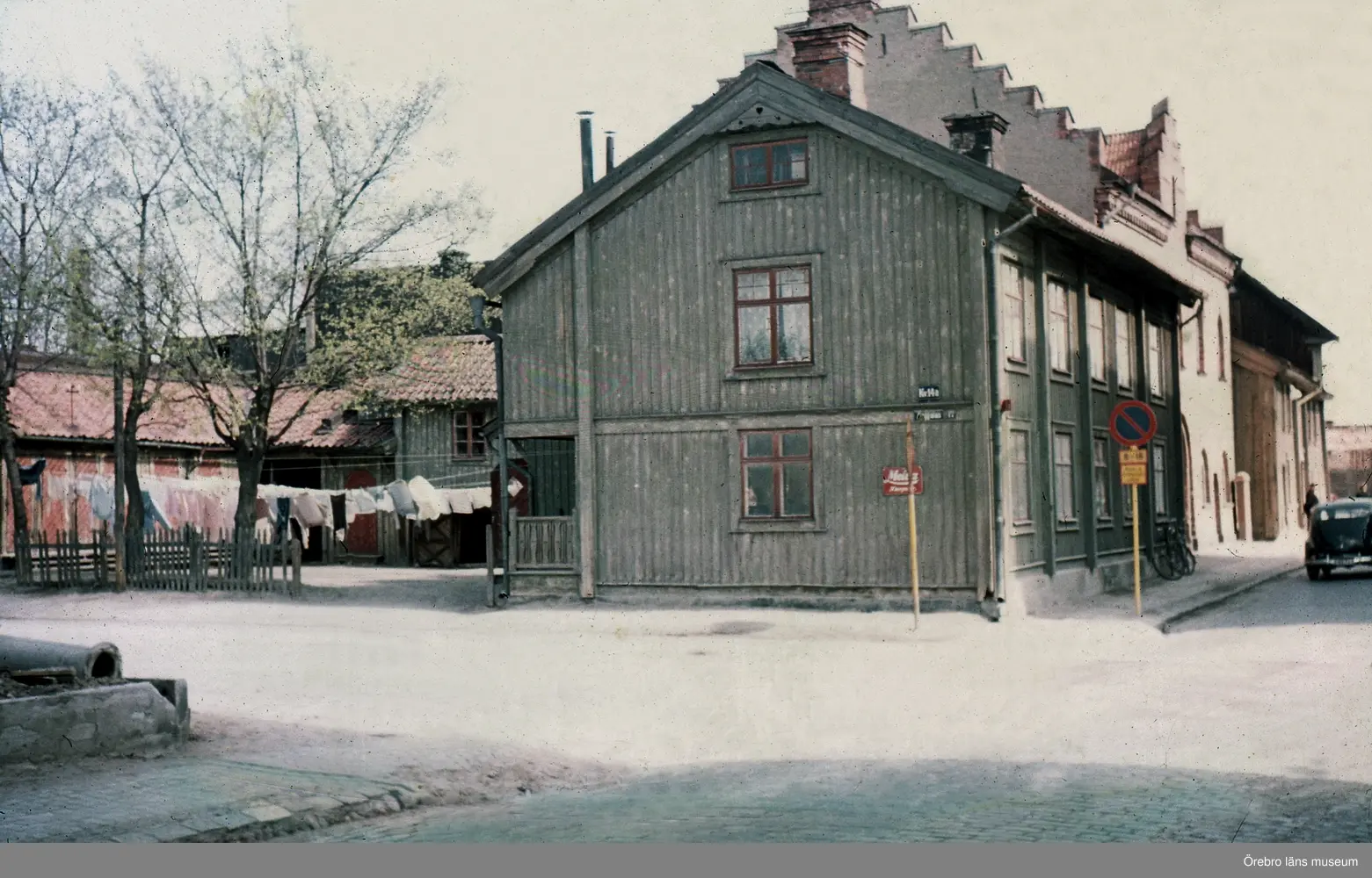 Bebyggelse på söder nuvarande Hjalmar Bergmanteatern. Örebro läns