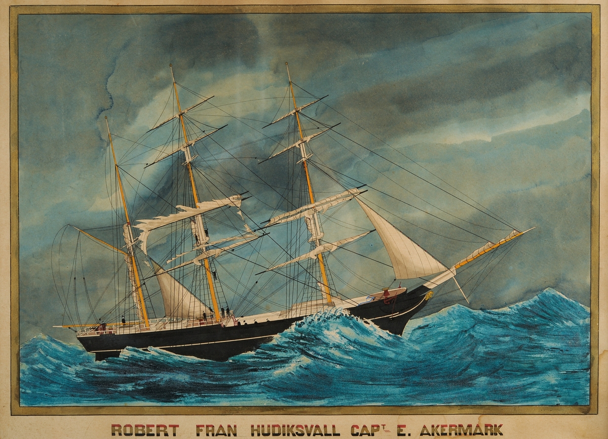 Barkskeppet "Robert från Hudiksvall Capt. E Åkermark". Svart skrov med vit skarndäckslist. Fartyget ligger bi i orkan för små segel, visande läsidan. Storundermärsseglet har blåst ur liken.
Stävornament: Galjonsbild: Stävknorr