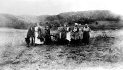 Torbjørg Johnsen, Torvald Johnsen, Håkon Leverås, Kristine "