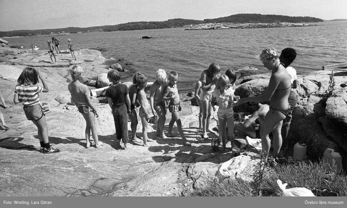 Sista Ammenäs sommaren  24 juli 1982.Ammenäs skulle avvecklas från Örebro kommuns verksamhet. Koloniverksamheten var för dyr. Istället föreslogs att ekonomin skulle investeras i Ånnaboda.