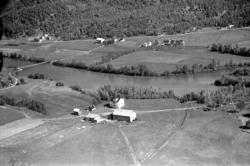 Flyfoto: Salangsdalen, Nergård, i Bardu 1956