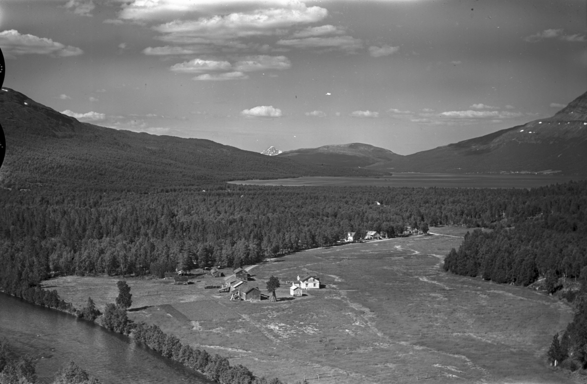 Flyfoto: Rostadalen, Fagernes i Målselv 1959