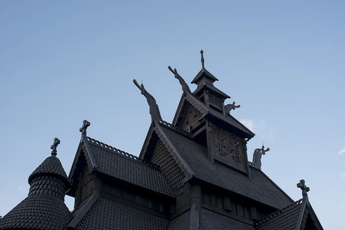 Roof with ornaments on the Stave Church (Foto/Photo)