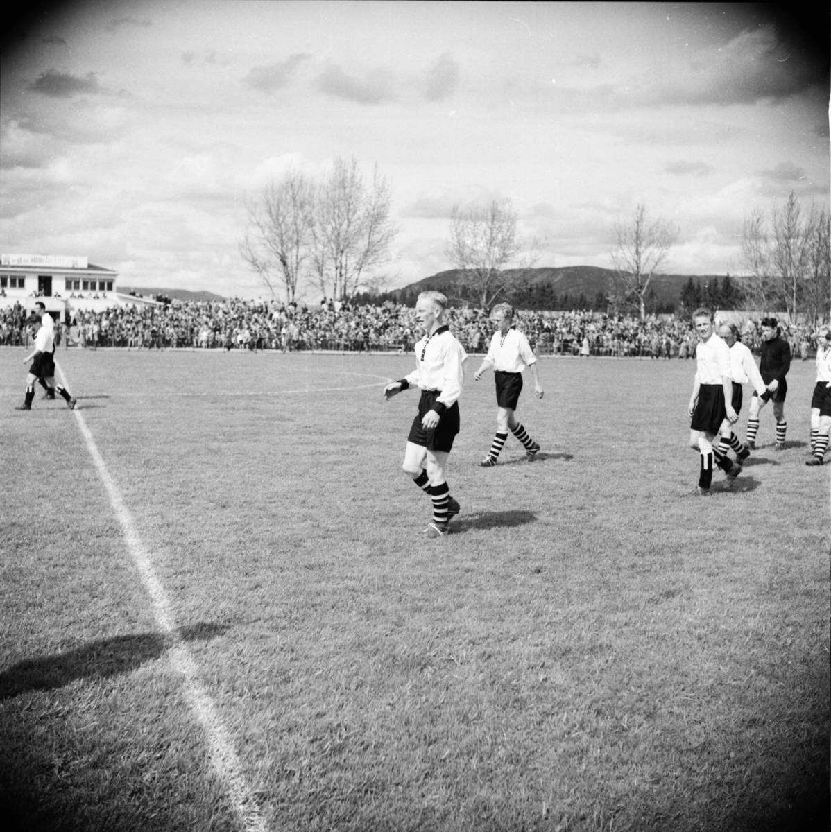 Vardens arkiv. "Fotballkamp. Odd - Lillestrøm  3-3"  16.05.1954