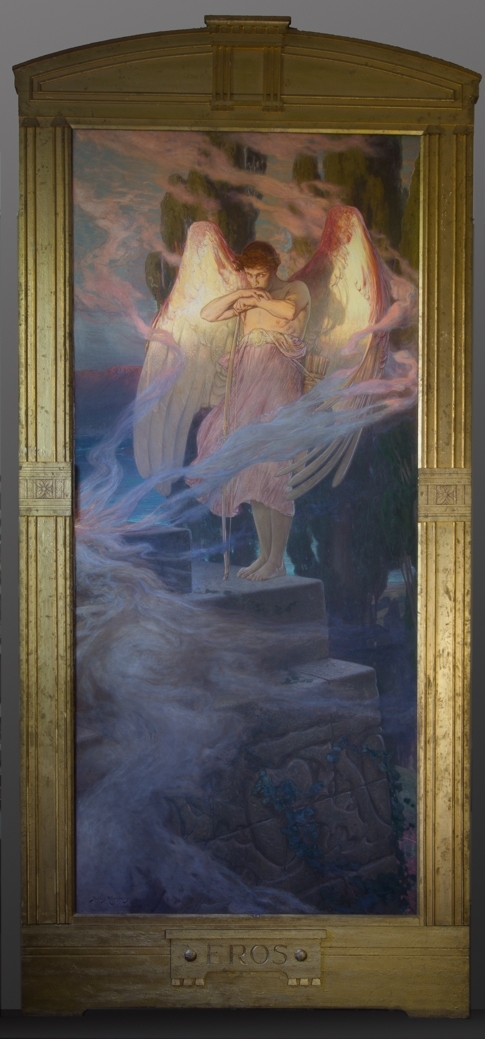 Guden Eros stående med armarna stödda mot en pilbåge på näst översta avsatsen av ett högt stenaltare. Vingarna och den nakna överkroppen belyses strarkt av altarelden till vänster, från vilken rökslingor sveper över tavlan. I bakgrunden landskap med röda moln.