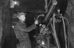 Rødsand Gruber..Diamantboring i gruva omkring 1940.