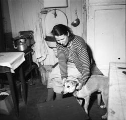 Vardens arkiv. "Elendige boligforhold i Skien"  28.04.1954