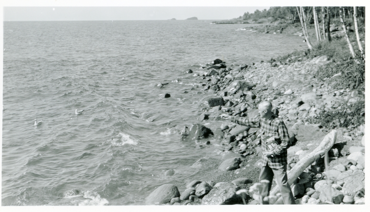 Burt Knatvold mater ender nær familiens feriested ved Lake Superior.