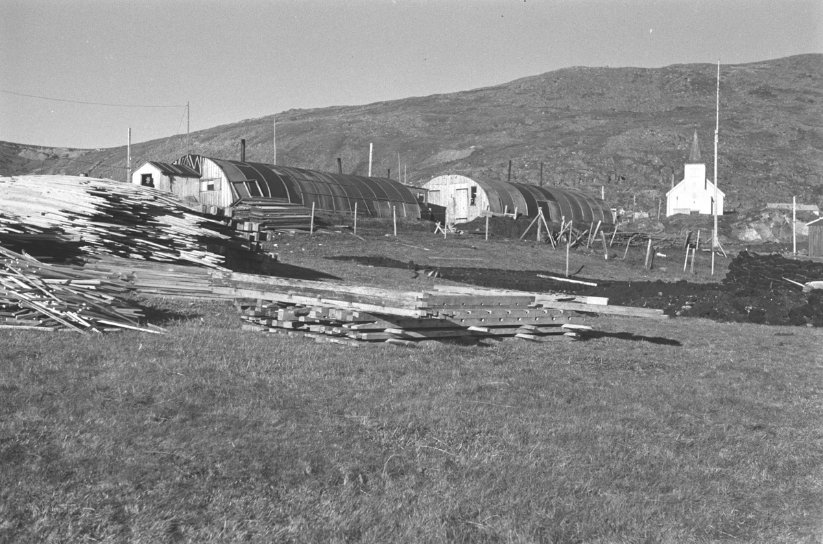 Gjenreisning. Nissenbrakker i Honningsvåg. 1946/47.