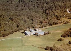 Flyfoto fra Skar på Meisingset. Bildet er datert 30. juli 19