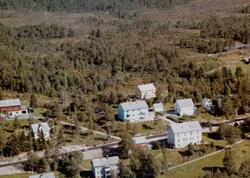 Flyfoto fra Nybo på Tingvoll. Bildet er datert 30. juli 1963