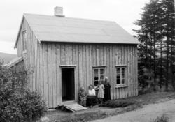 Foto fra en lite
bolighus en ukjent plass
på
Nordmøre eller 