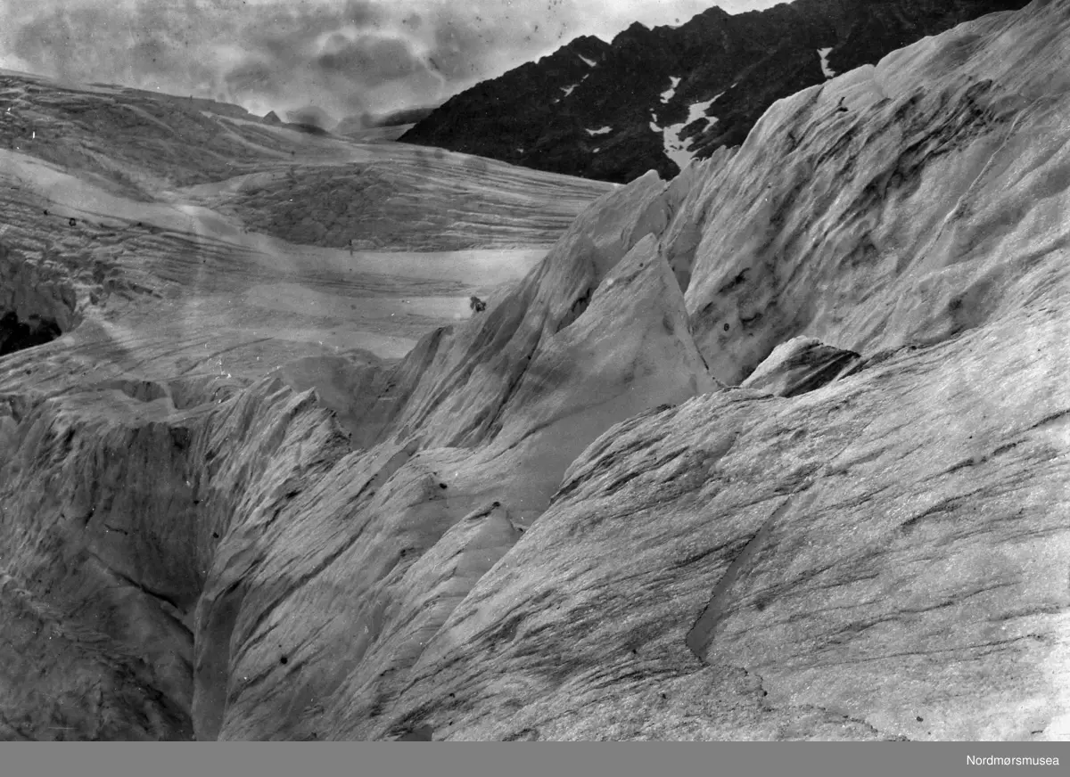 isbre. - Datering er ukjent, men trolig omkring 1950 til 1960. Fra ...