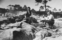 Ernst Ranheimsæter (til høyre) på tur sammen med en venn. He