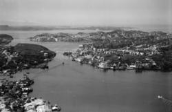 Flyfoto fra Nordlandet med Nordsundet og Nordsundbrua. Gewor