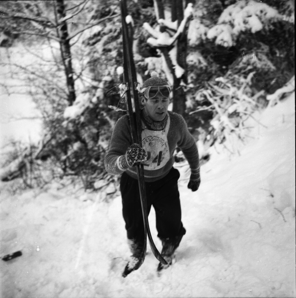 Vardens arkiv. "Politimesterskapet"  09.02.1954