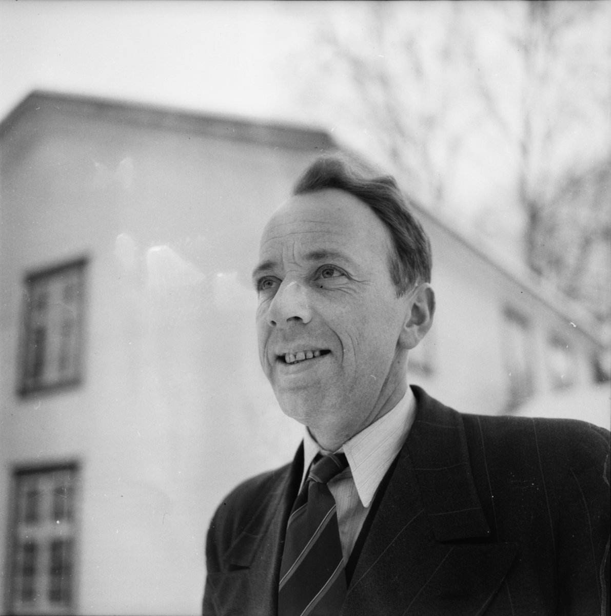 Vardens arkiv. "Foran Kviteseid Idr. landsrenn 25-27-28 d.m."  03-04.02.1954