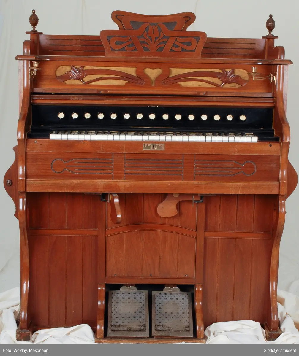 Harmonium - Slottsfjellsmuseet / DigitaltMuseum