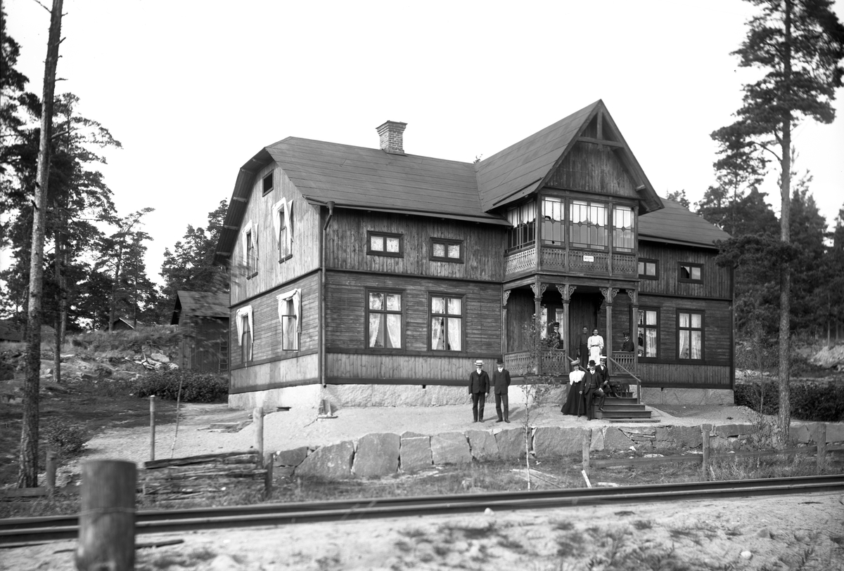 E Lundells fastighet, "Villa Sjöstrand".