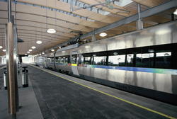 Oslo lufthavn, Gardermoen. Flytoget stasjon, toget ved perro