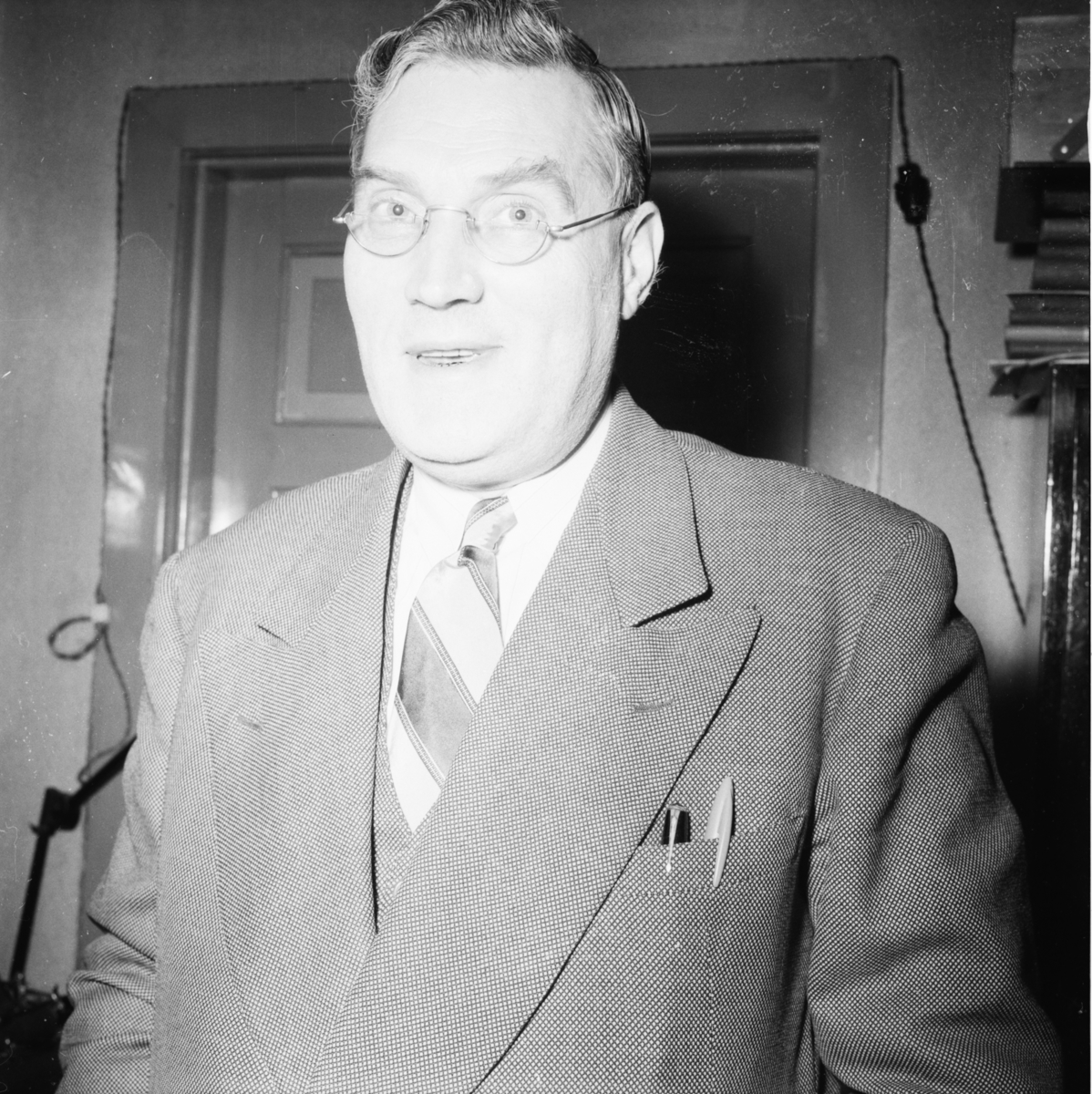 Vardens arkiv. "Skoleinspektør Carl Sundby, Herøya" 14.01.1954