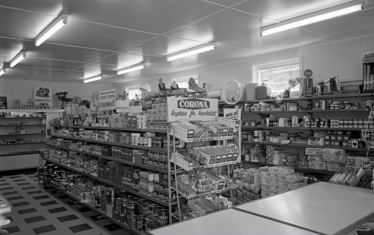 Halwarssons ICA-butik i Klässbol år 1964.