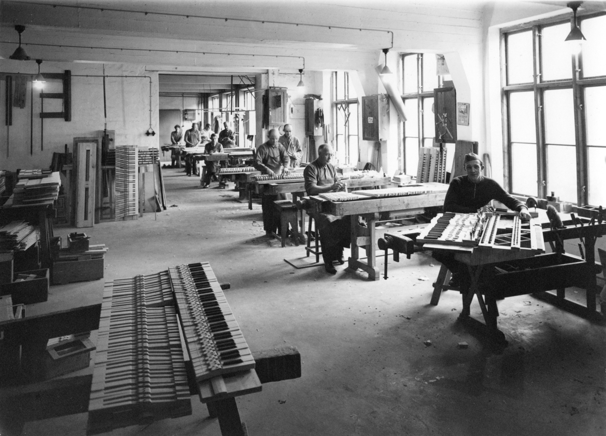 Instrumenttillverkning hos J P Nyströms i Karlstad.