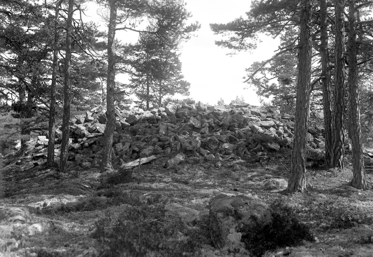 Bergsklätten, ett röse på en bild från 1934.