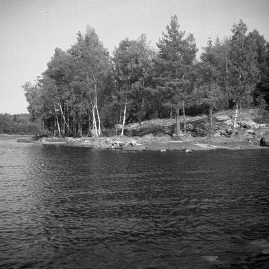 Tingsås. Brevik, fyndplats för två sandstensyxor, från SV. 1968.