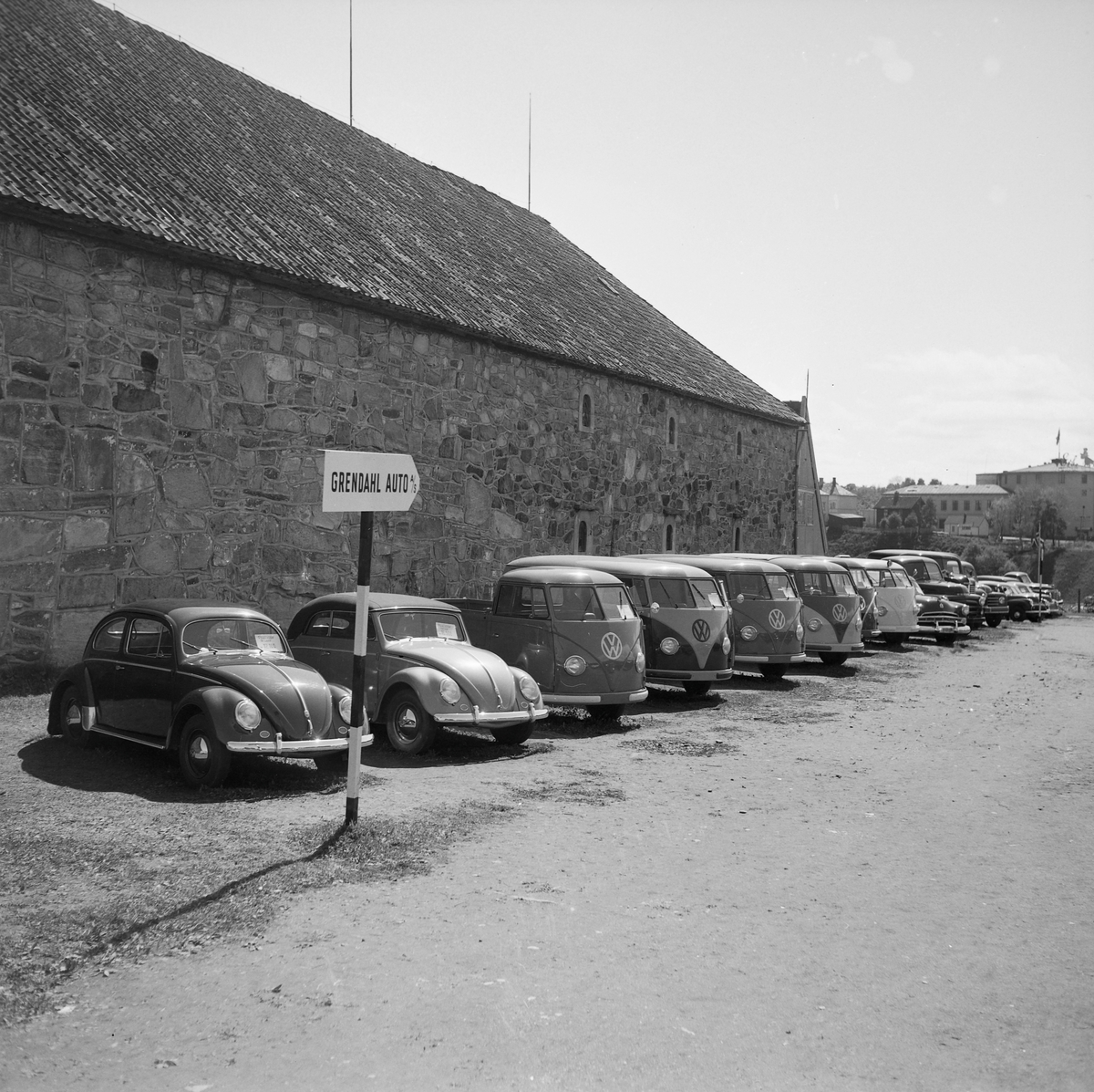 Bilutstillingen på ytre Kongsgård 1953. Grendahl Auto A/S