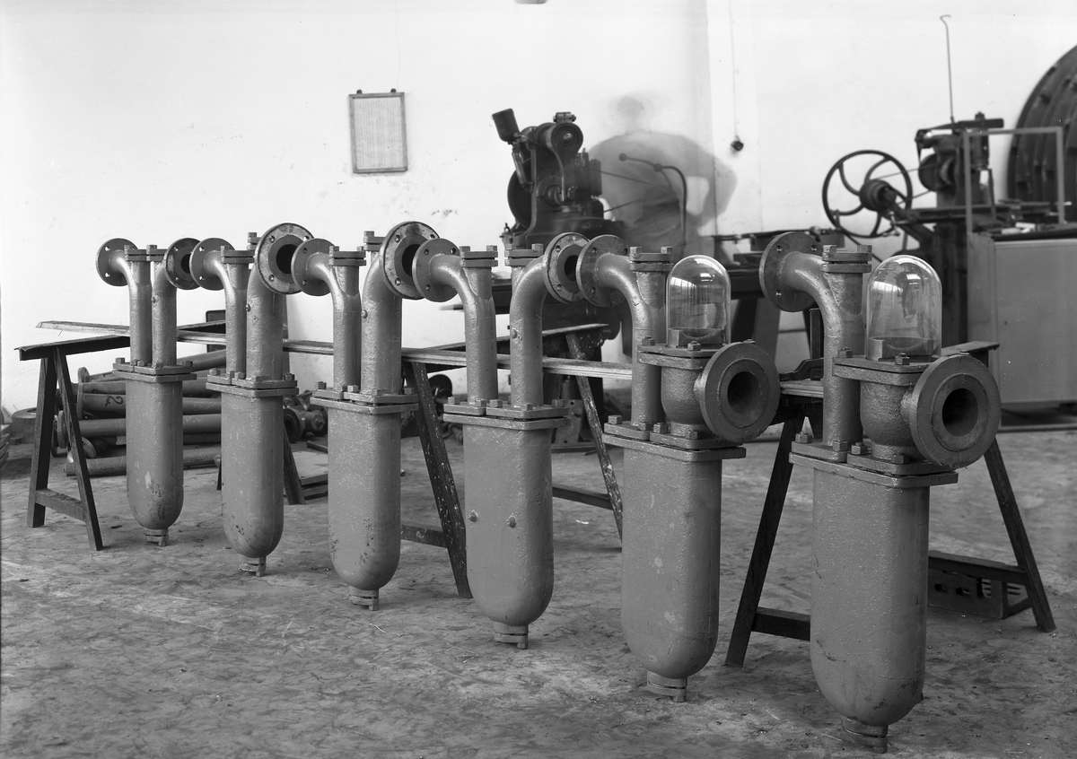 Gavleverken AB
Producerade gjutgods och ångpannor, spisar för ved- och gaseldning
vattenvärmare och gastvättmaskiner m.m.
1938 anlades ett emaljeringsverk.

Ventiler
25 oktober 1943