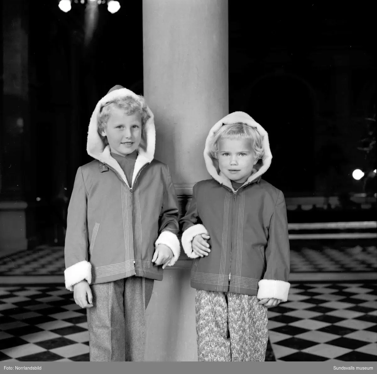 Béves, Centralaffären och Sko-Ring har gemensam mannekänguppvisning i Stadshuset.