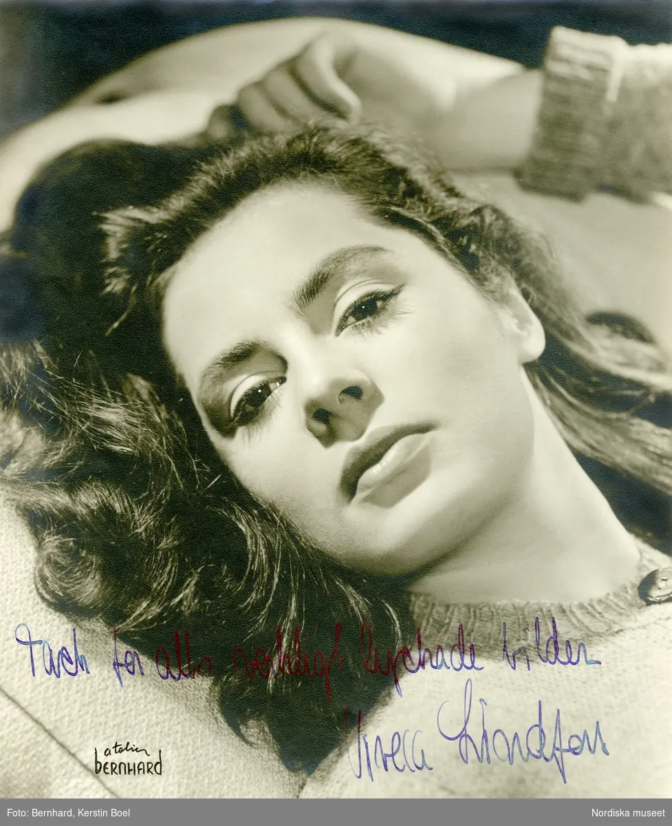 Porträtt av skådespelerskan Viveca Lindfors (1920-1995). 