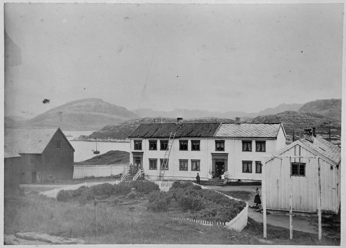Gårdsanlegget på Valsøya ca. 1880