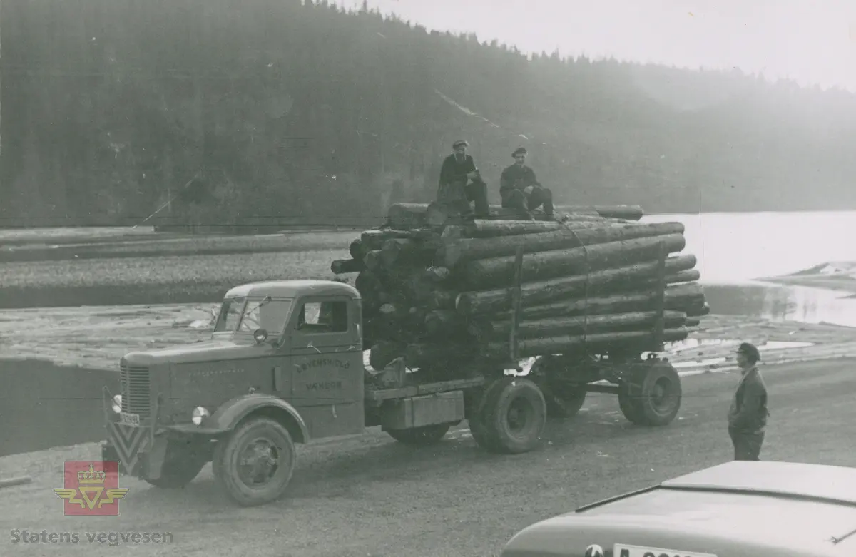 Tømmerfløting fra Heggelivann 1951.