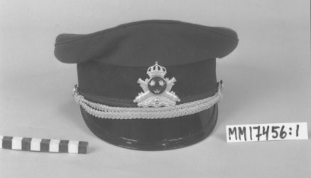Skärmmössa. Tillhörande uniform KA m/1968 major.