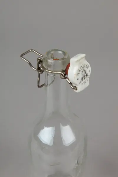 Dating antikke brus flasker