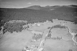 Gårder i Svingvoll, Østre Gausdal, Nustad søre nederst i bil