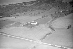 Myhre gård, Østre Gausdal, Gausdal, 1958, dalside med gårder