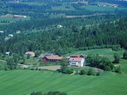 Flyfoto, Lillehammer, Ersgård, tidligere pensjonat, og på et